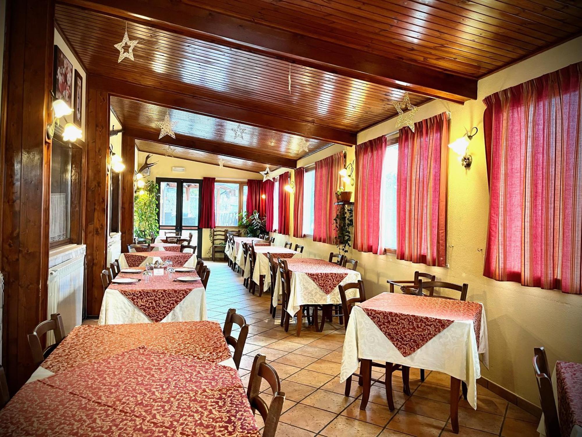 Hotel Pinguino Пескасероли Екстериор снимка