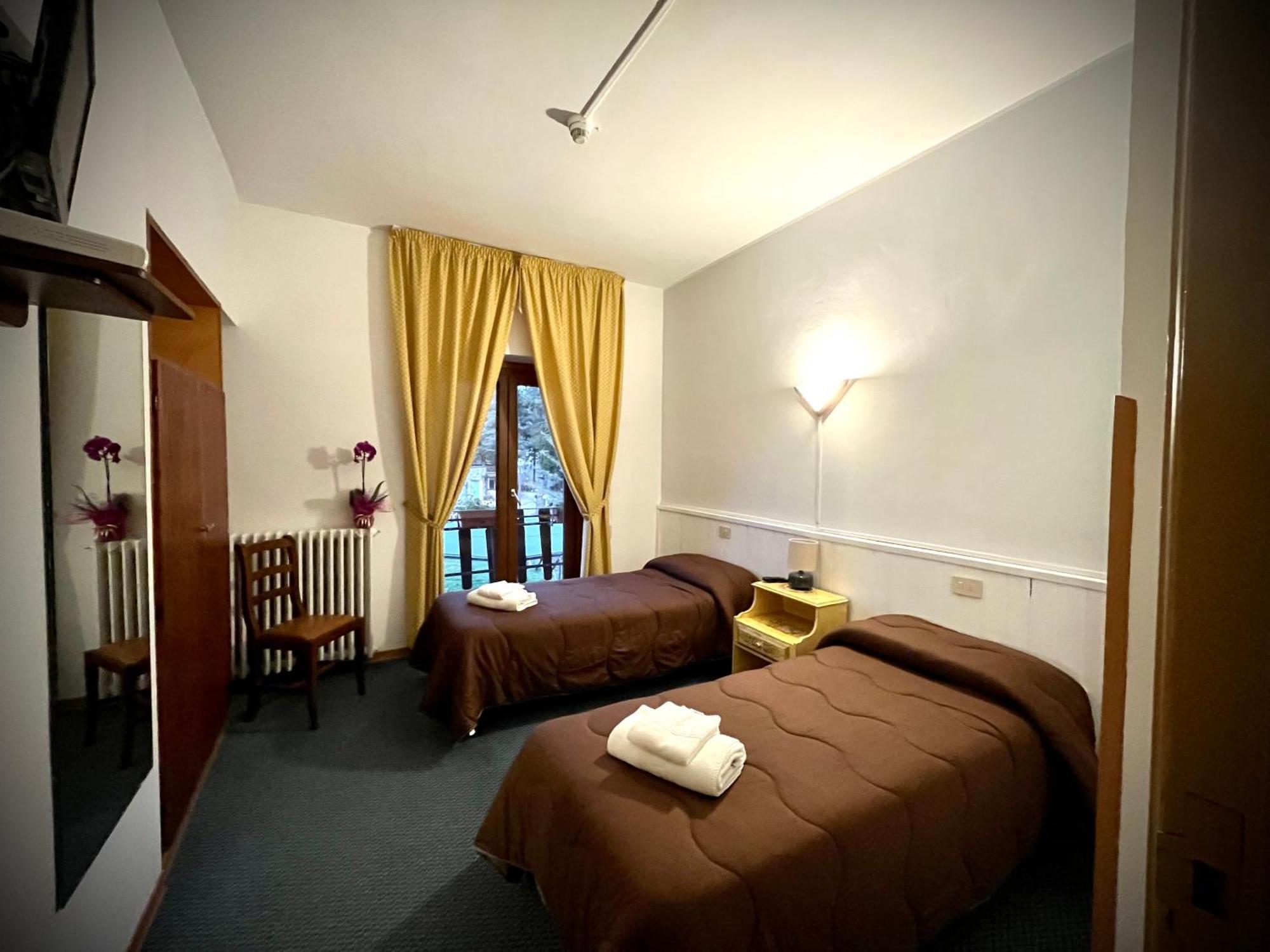Hotel Pinguino Пескасероли Екстериор снимка