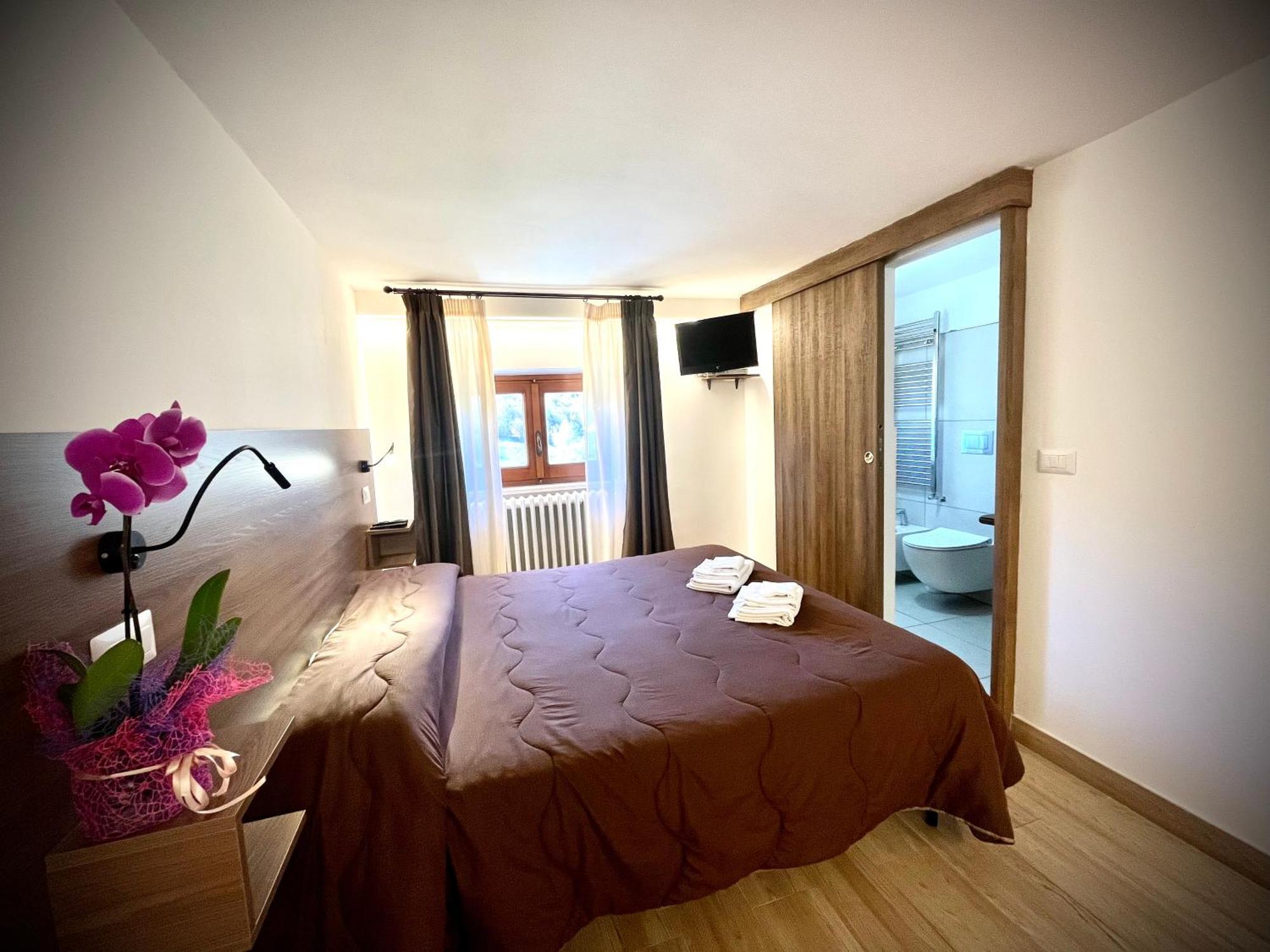 Hotel Pinguino Пескасероли Екстериор снимка