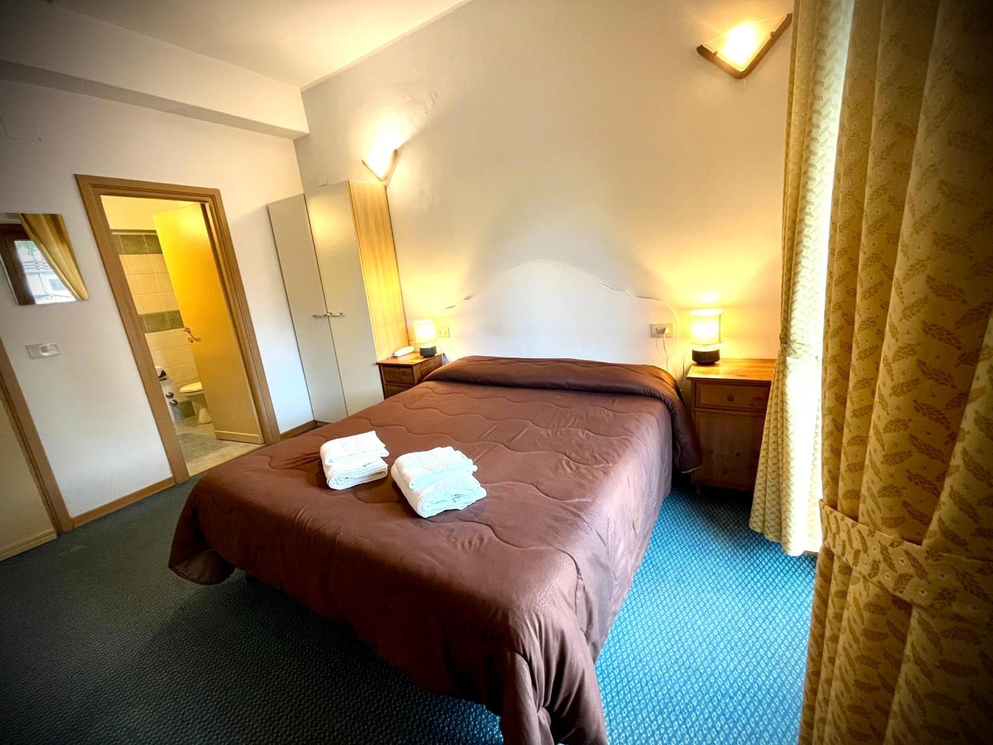 Hotel Pinguino Пескасероли Стая снимка