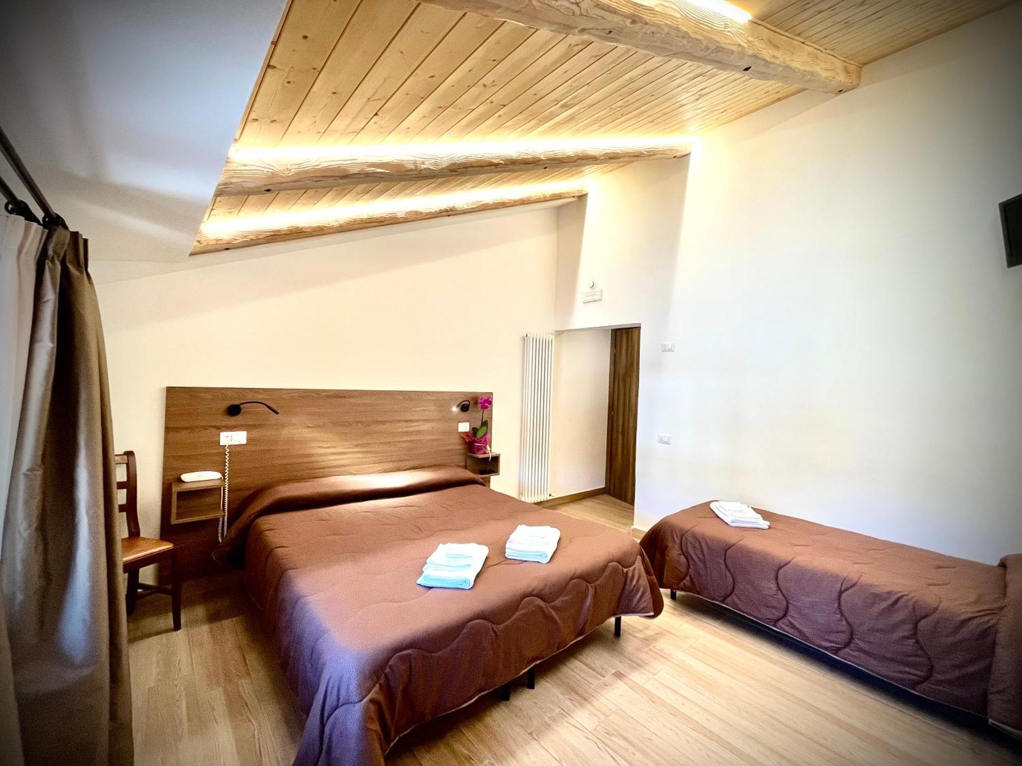 Hotel Pinguino Пескасероли Екстериор снимка